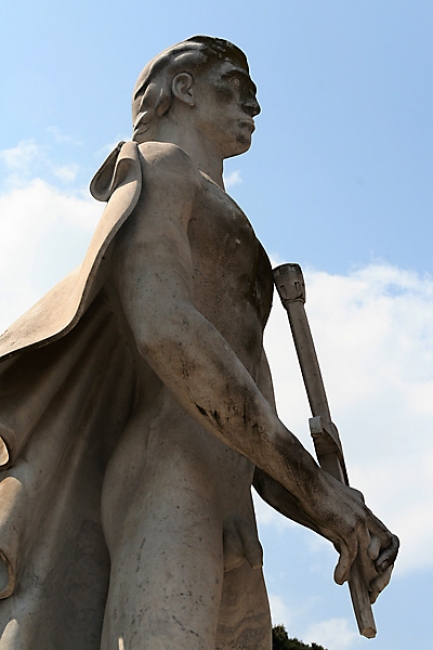 Stadio dei marmi 356